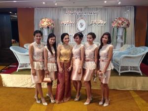 ชุดไทยเพื่อนเจ้าสาว เช่าที่แบมบี้ เวดดิ้ง ห้วยขวาง